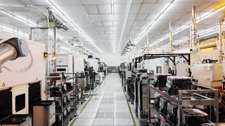 芯联集成2025半年报解读：主营收入同比增长近25%，单季度归母净利润首次转正