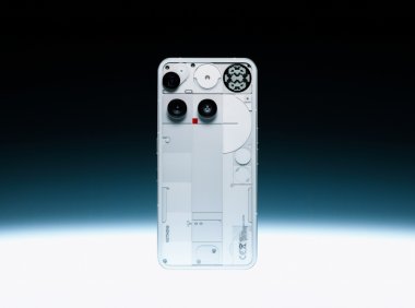 Nothing 获 2 亿美元融资，明年发布 AI 设备