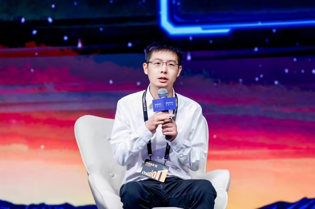 56772e24j00t2gi1s00jvd000t200jbp 宇树科技官宣 IPO 后,王兴兴首次发声:最后悔以前没有学 AI