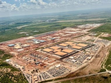 人工智能竞赛加速电力需求增长，可再生能源投资成关键