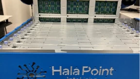 英特尔发布Hala Point神经拟态系统 神经元数量达11.5亿