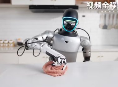 宇树科技王兴兴谈机器人发展现状：技术仍需突破才能真正干活