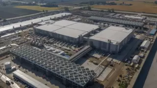 微软33亿美元建全球最强AI数据中心 2026年初启动运营