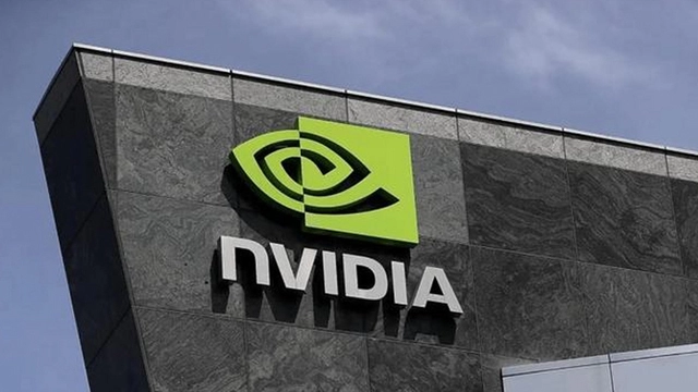 英伟达市值突破5万亿美元，AI浪潮助推新里程碑