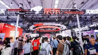 2025世界机器人大会直击：京东发布百亿计划，机器人加速进万家