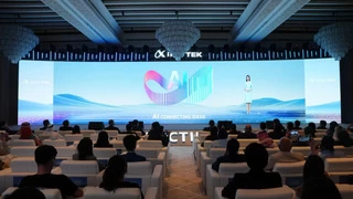 科大讯飞迪拜发布多款AI新品 打破语言壁垒重塑智慧体验