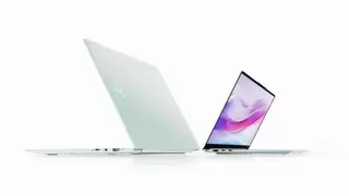 轻薄本新标杆：980g旗舰性能如何平衡AI算力与便携体验